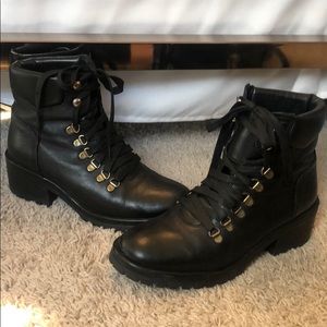 Combat boots